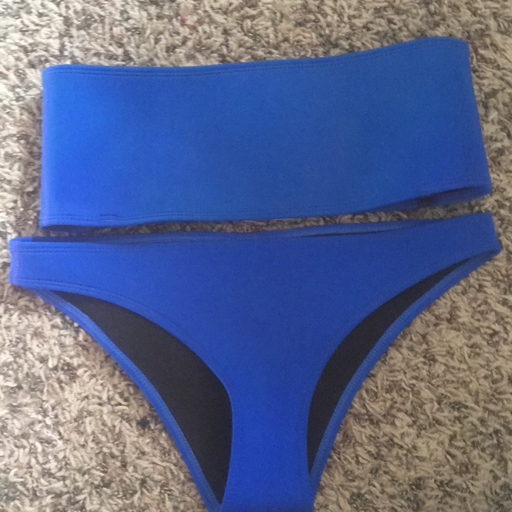Hoaka royal blue bikini